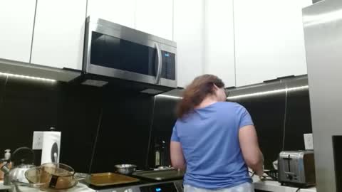 Hazel online show from 04/24/26, 03:25