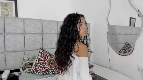 hazel_slim_ online show from 02/10/26, 03:38