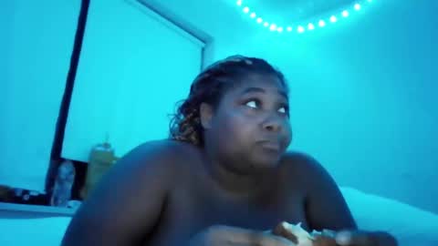 hazelba3 online show from 04/27/26, 04:32