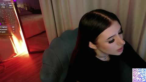 hazelhayess online show from 04/18/26, 07:58