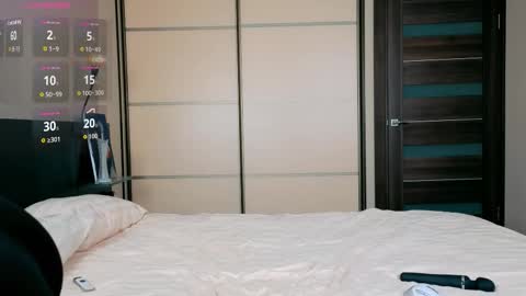 Snapshot of hazeltrue chatting on 10/24/25, 06:26 hazeltrue online show from 10/24/25, 06:26