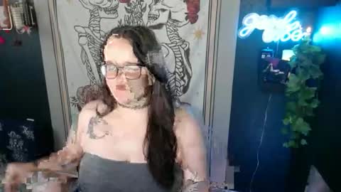 HazeyViolet333 online show from 04/14/26, 07:42