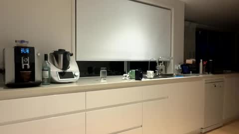 h babe online show from 12/10/24, 06:28