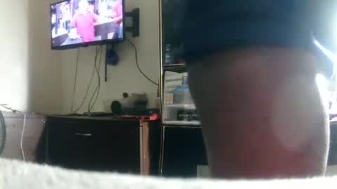 Snapshot of hbdj2164 chatting on 01/13/26, 10:42 hbdj2164 online show from 01/13/26, 10:42