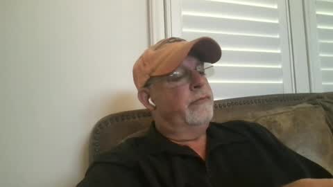 Snapshot of hdeuce22 chatting on 06/24/26, 03:44 Hdeuce22 online show from 06/24/26, 03:44