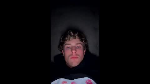 Snapshot of healthiest_cock chatting on 10/31/25, 07:42 healthiest_cock online show from 10/31/25, 07:42