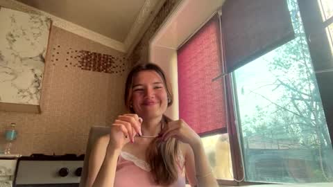 Lili online show from 04/04/26, 12:13