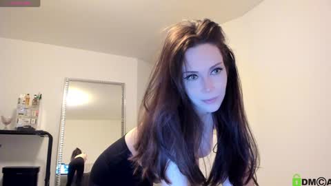 Snapshot of heaveniabb chatting on 01/05/25, 04:36 Helen online show from 01/05/25, 04:36