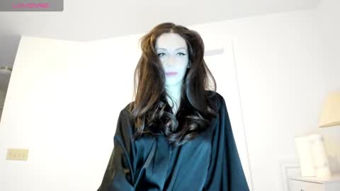 Snapshot of heaveniabb chatting on 01/16/25, 04:07 Helen online show from 01/16/25, 04:07