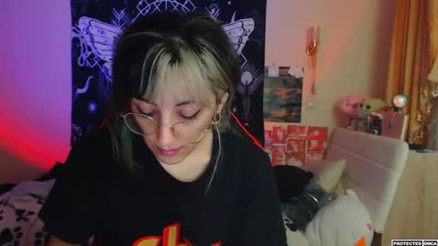 Snapshot of heavenlycreature chatting on 03/31/26, 02:13 Diana online show from 03/31/26, 02:13