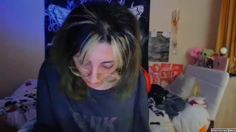 Snapshot of heavenlycreature chatting on 04/21/26, 01:42 Diana online show from 04/21/26, 01:42