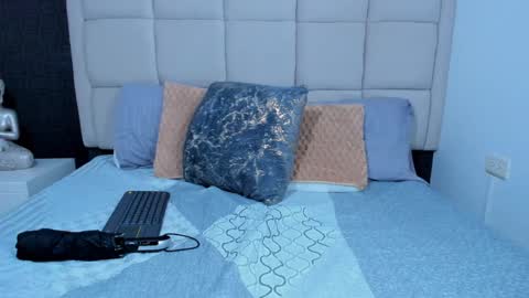 Snapshot of hecate1_ chatting on 01/10/25, 07:54 Keira Hecate online show from 01/10/25, 07:54
