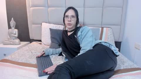 Snapshot of hecate1_ chatting on 02/08/25, 07:16 Keira Hecate online show from 02/08/25, 07:16