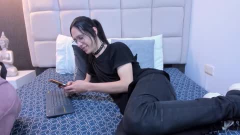 Snapshot of hecate1_ chatting on 02/22/25, 07:14 Keira Hecate online show from 02/22/25, 07:14