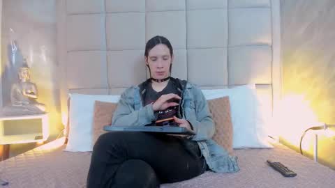 Snapshot of hecate1_ chatting on 09/30/25, 07:52 Keira Hecate online show from 09/30/25, 07:52