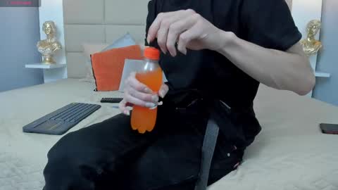 Keira Hecate online show from 04/18/26, 07:58