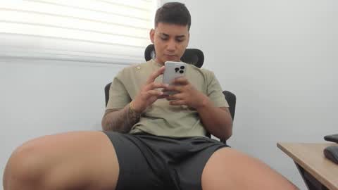  18 online show from 02/11/26, 02:00