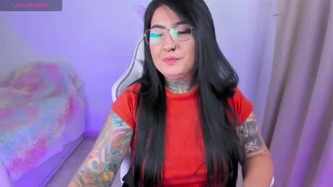 Snapshot of heey_kitty chatting on 05/15/26, 06:26 IM EMY online show from 05/15/26, 06:26