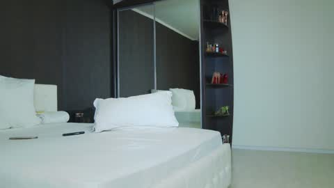 Helen online show from 01/07/25, 04:39