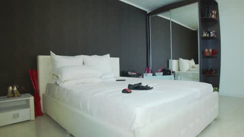 Helen online show from 01/21/25, 04:10