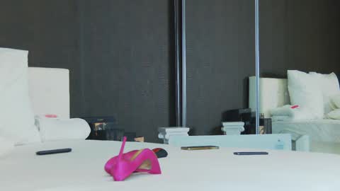 Helen online show from 02/17/25, 05:25