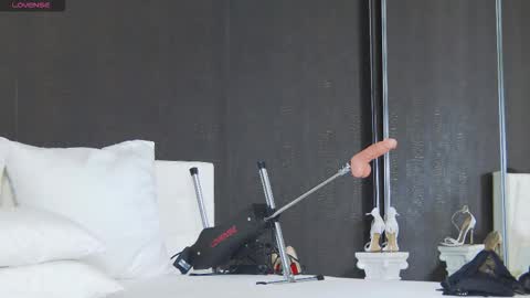 Helen online show from 03/19/26, 01:20