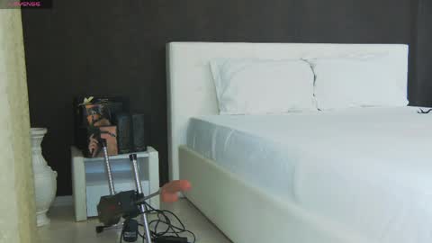 Helen online show from 06/08/26, 03:18