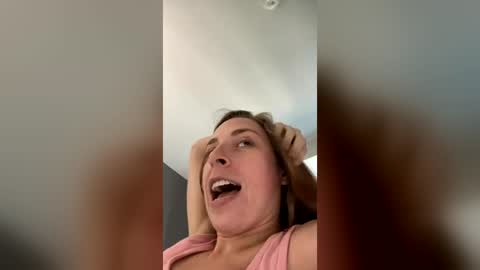 heidi_is_here_72 online show from 06/19/26, 10:02
