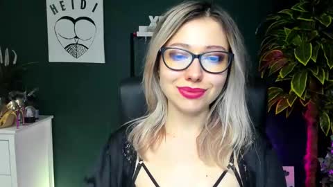 Heidi online show from 12/27/24, 01:50