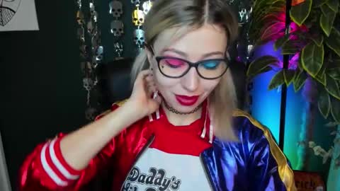 Heidi online show from 10/31/25, 05:41