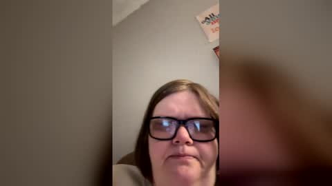 Snapshot of heidimackey2 chatting on 04/19/26, 02:38 heidimackey2 online show from 04/19/26, 02:38