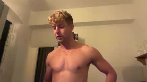 Snapshot of heikhoe chatting on 10/29/25, 07:15 Heikhoe online show from 10/29/25, 07:15