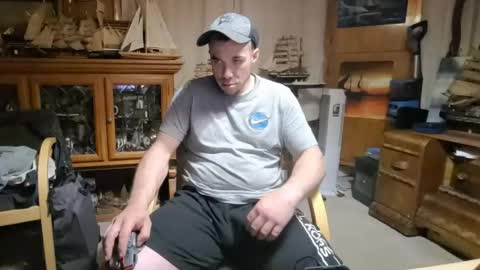Snapshot of heisherrmann chatting on 04/20/26, 06:05 xxScubaStevexx online show from 04/20/26, 06:05