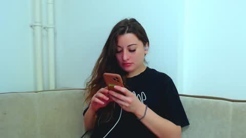 helen_adams_ online show from 12/19/24, 05:29