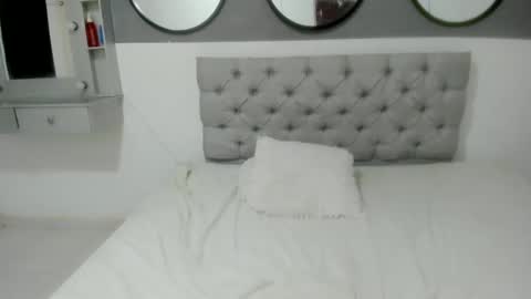 Snapshot of helen_curly chatting on 01/24/25, 02:30 helen_curly online show from 01/24/25, 02:30