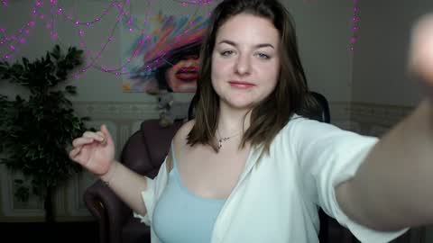 Snapshot of helen_elliot chatting on 12/20/24, 10:49 Helen Elliot online show from 12/20/24, 10:49