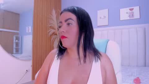 Snapshot of helen_jonesx chatting on 02/11/26, 12:10 helen online show from 02/11/26, 12:10