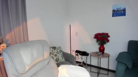 helen_miller online show from 02/18/25, 02:05