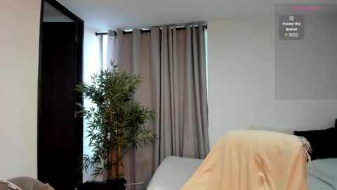 helen_miller online show from 05/26/26, 08:49