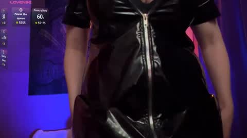 Snapshot of helena__femdom chatting on 04/30/26, 03:29 Helena online show from 04/30/26, 03:29