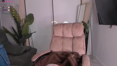 Snapshot of helena_lorente chatting on 11/09/25, 02:59 Helen online show from 11/09/25, 02:59