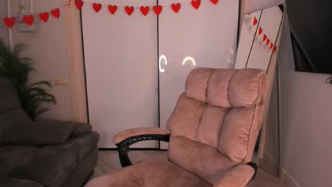 Helen online show from 03/18/26, 03:15