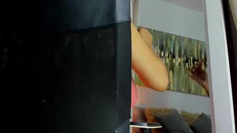 Helena Santos  online show from 02/06/25, 03:31