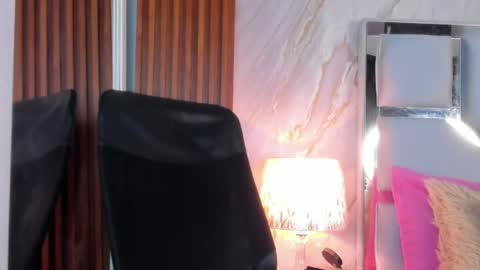 Helena Santos  online show from 06/26/26, 11:36