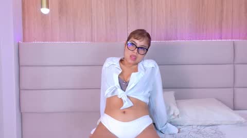 Snapshot of helenafoumier chatting on 02/28/26, 10:33 helenafoumier online show from 02/28/26, 10:33