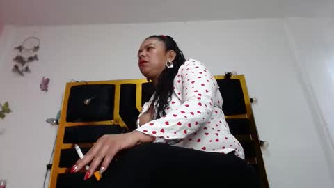 Snapshot of helenahotwet chatting on 01/08/25, 07:03 helenahotwet online show from 01/08/25, 07:03