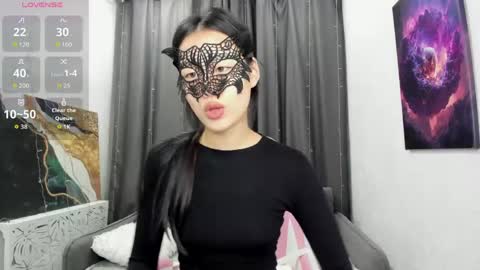 Snapshot of helenblazetrt chatting on 04/30/26, 02:07 Hi I am Helen online show from 04/30/26, 02:07