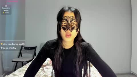 Snapshot of helenblazetrt chatting on 06/01/26, 02:13 Hi I am Helen online show from 06/01/26, 02:13