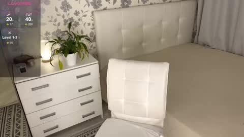 Helena Bonham online show from 11/14/25, 07:34