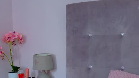 Helen online show from 02/25/26, 06:01